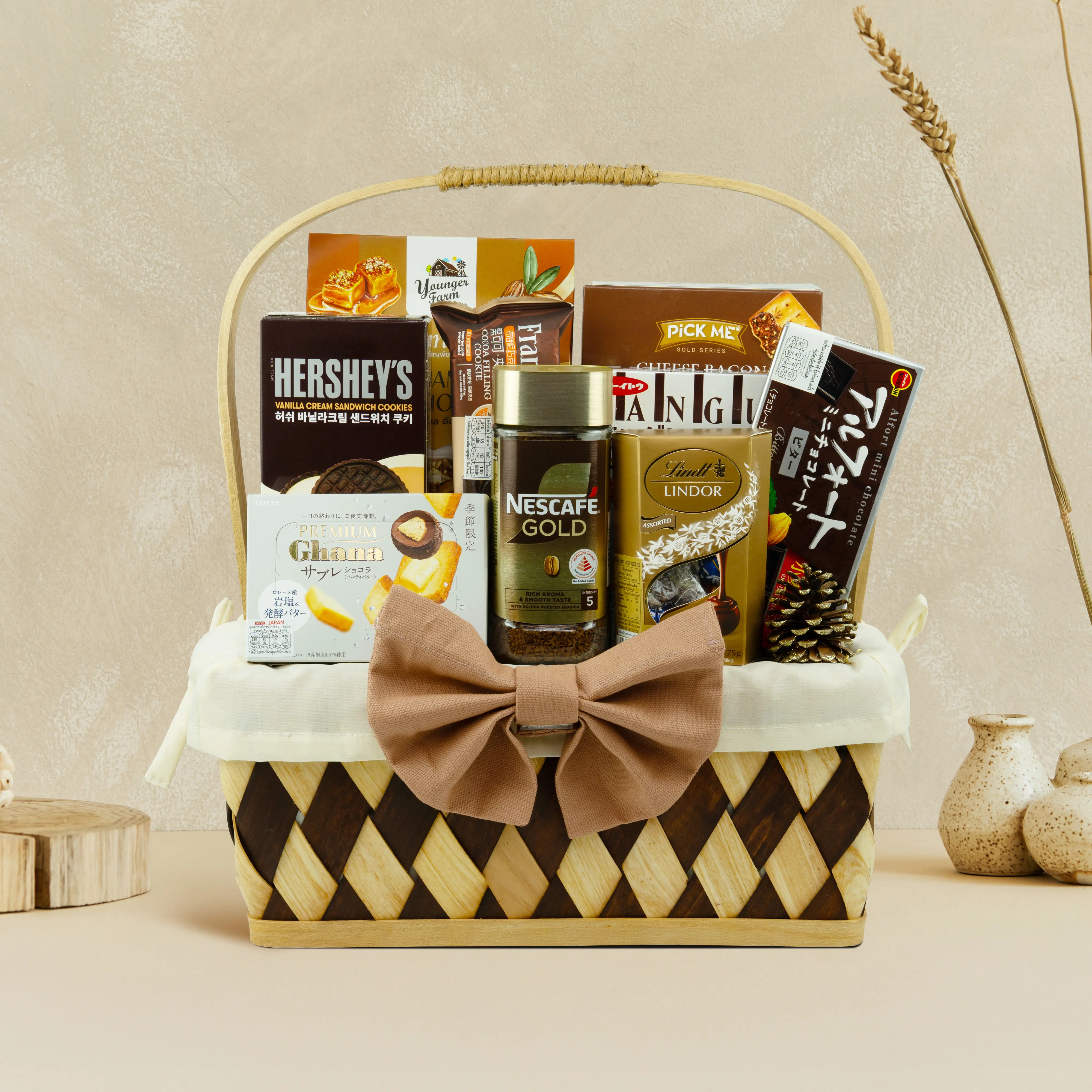 GOLDEN BROWN ELEGANCE BASKET